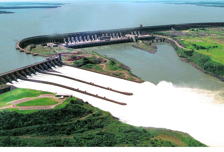 Central Hidroeléctrica de Itaipú, Brasil / Paraguay