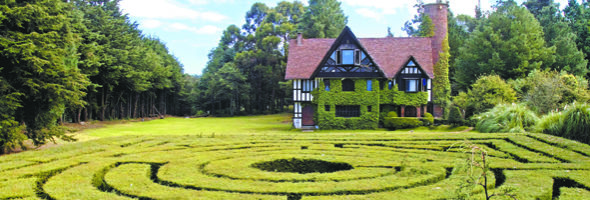 La casa con un laberinto al estilo Tudor en México