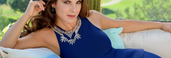 Kate del Castillo posa completamente desnuda