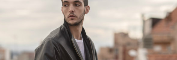 C. Tangana monta un show para OT y en Twitter se burlan de su elección de ropa